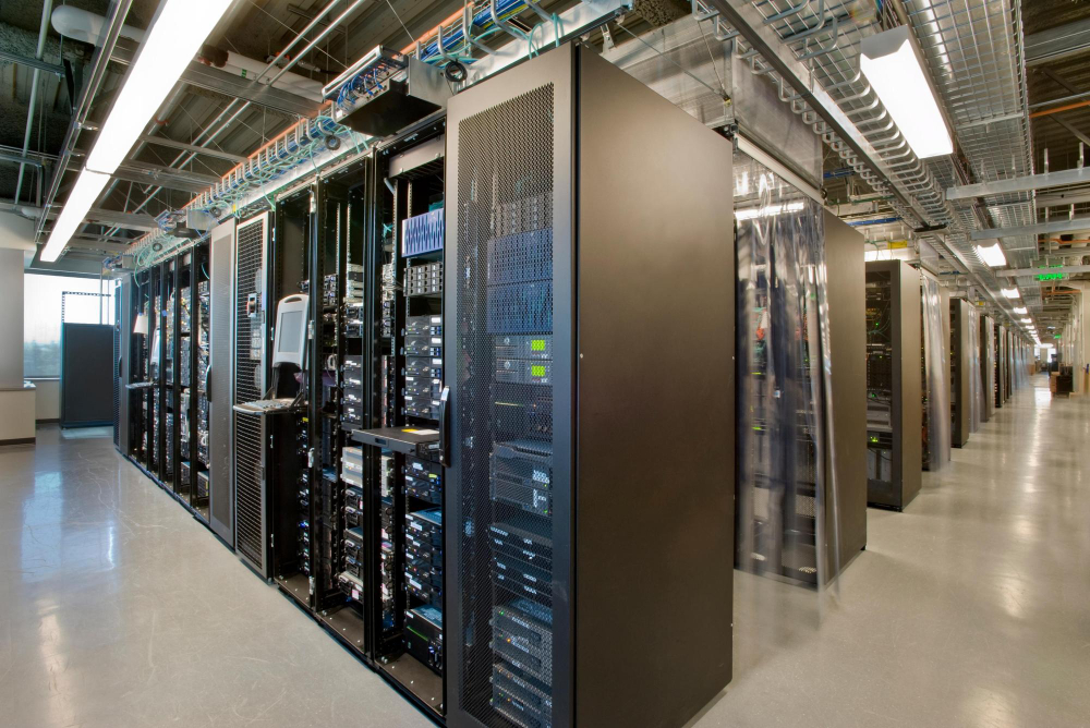 Colocation Vs. Hyperscale-img